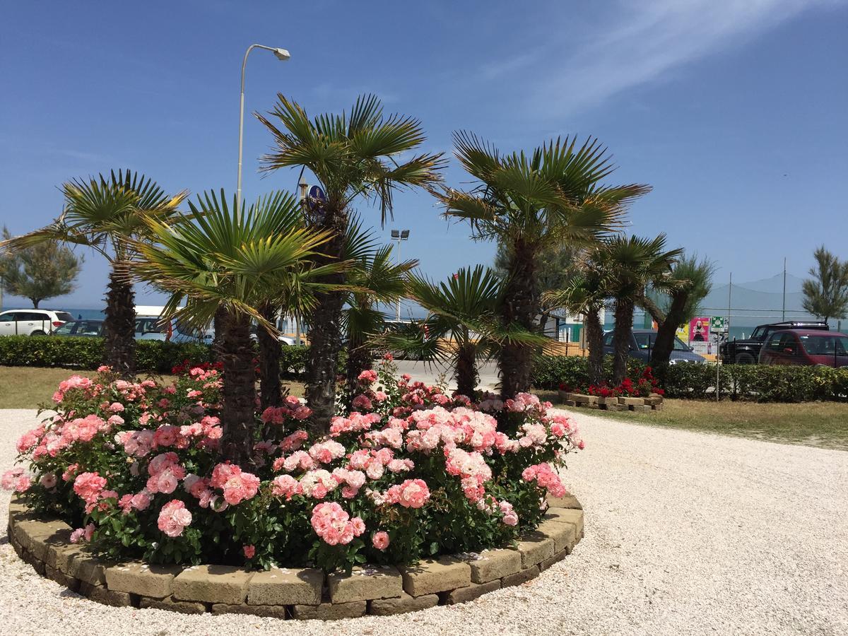 Hotel Tritone Senigallia Eksteriør bilde